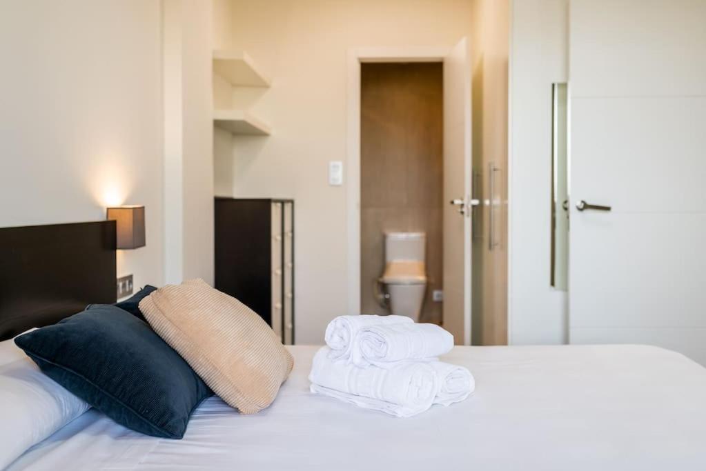 Moderno Apartamento Con Piscina Y Parking グラナダ エクステリア 写真