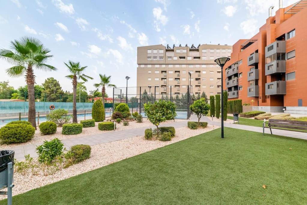 Moderno Apartamento Con Piscina Y Parking グラナダ エクステリア 写真