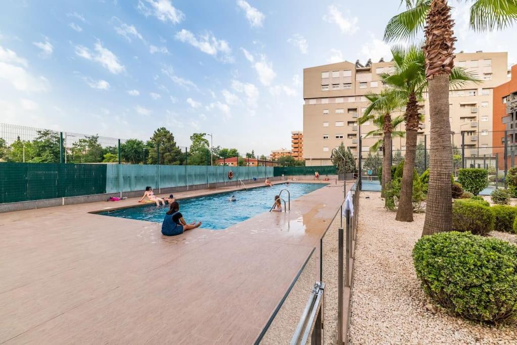 Moderno Apartamento Con Piscina Y Parking グラナダ エクステリア 写真