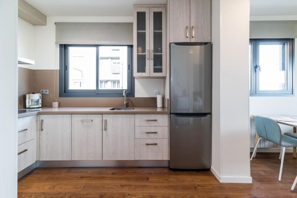 Moderno Apartamento Con Piscina Y Parking グラナダ エクステリア 写真